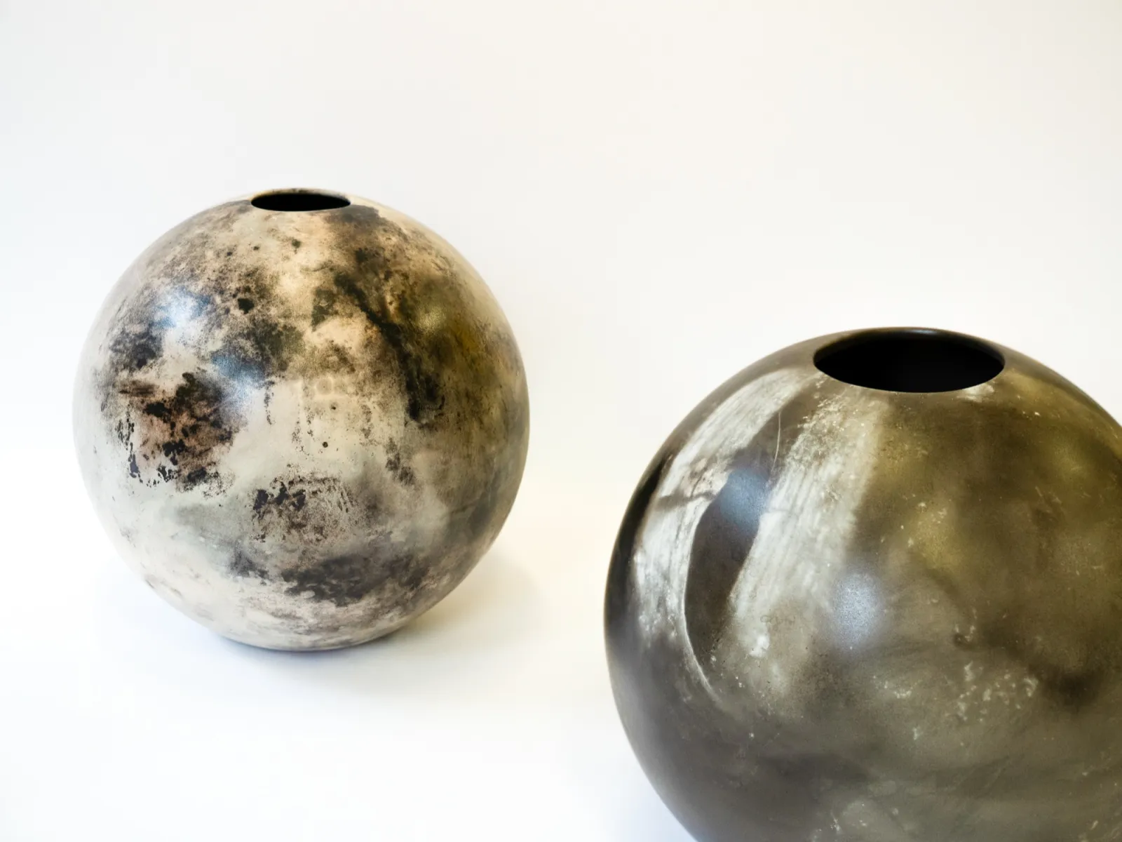 Hana Renko, Playing with Fire, Stoneware and porcelain, barrel fired, 2026