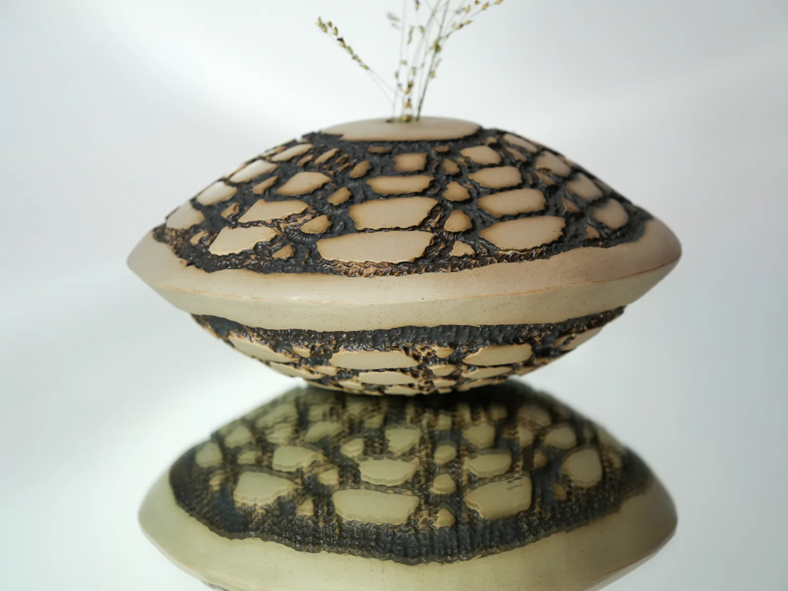 Hana Renko, Trace of Fire, Stoneware, oxides, glazed insides, 2026
