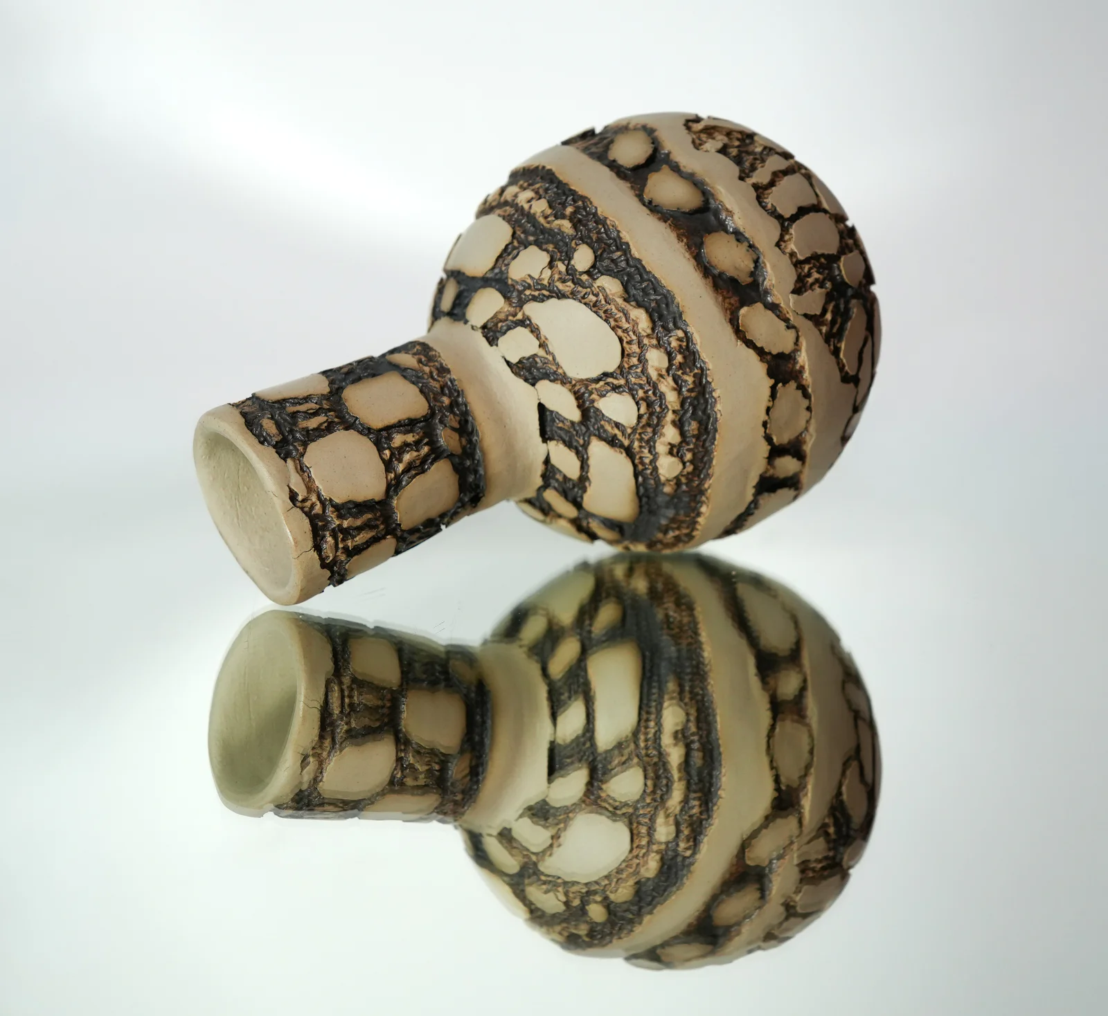 Hana Renko, Trace of Fire, Stoneware, oxides, glazed insides, 2026