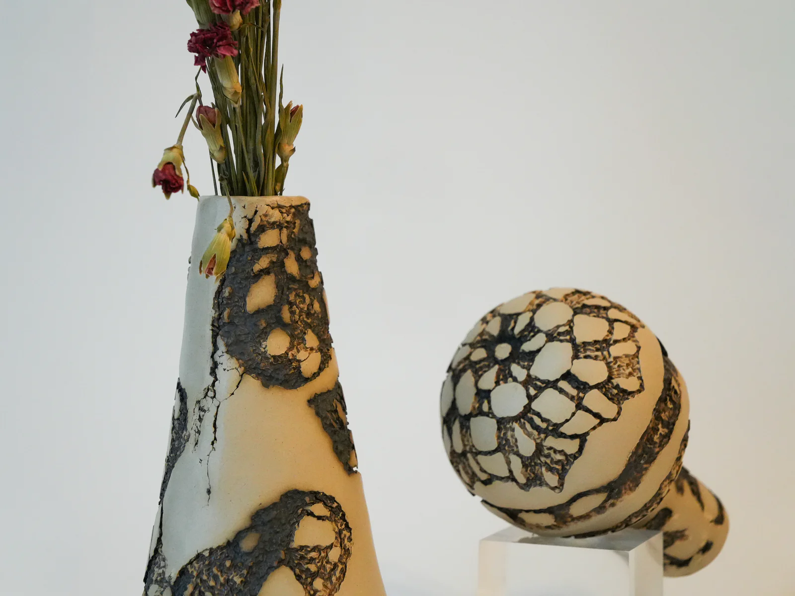 Hana Renko, Trace of Fire, Stoneware, oxides, glazed insides, 2026